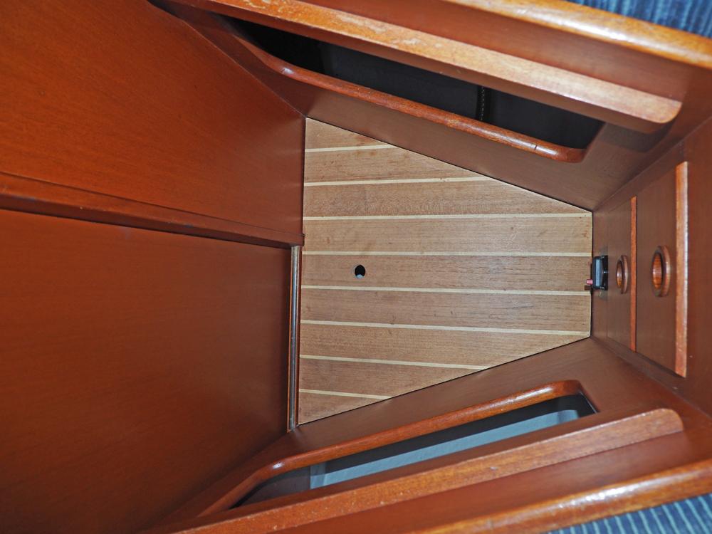 Cabin en avant, H&eacute;bergements